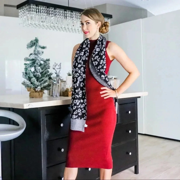 Calvin Klein reversible scarf - Picture 10 of 13